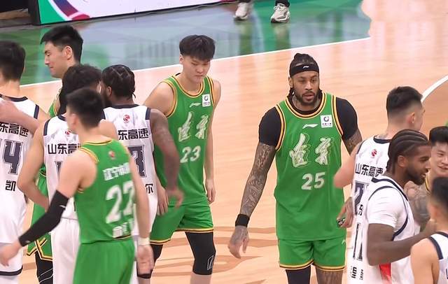 乐鱼体育官方入口-送辽宁三连败，山东男篮苦战获胜 高诗岩14+5抢断赵继伟 打出士气