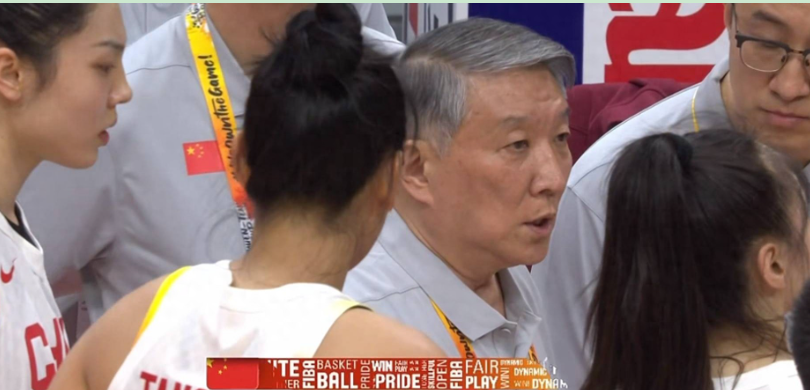 乐鱼体育官方网站-中国女篮三大内线合砍47分，球队却曝出最弱一环，赛后遭球迷批评